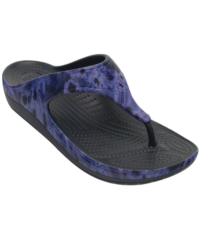 crocs blue flip flops