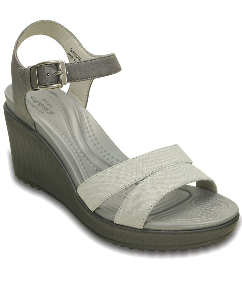 crocs pump shoes