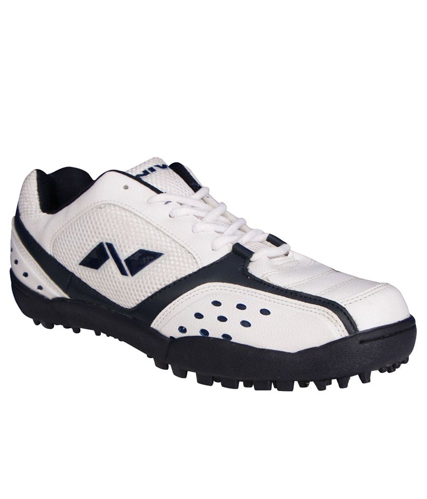 nivia sports shoes white
