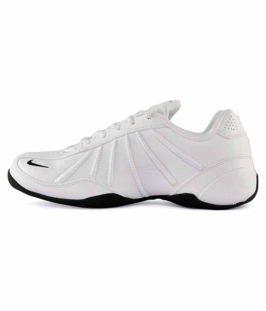white mens tennis shoes nike