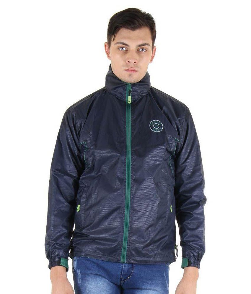 sports 52 wear raincoat