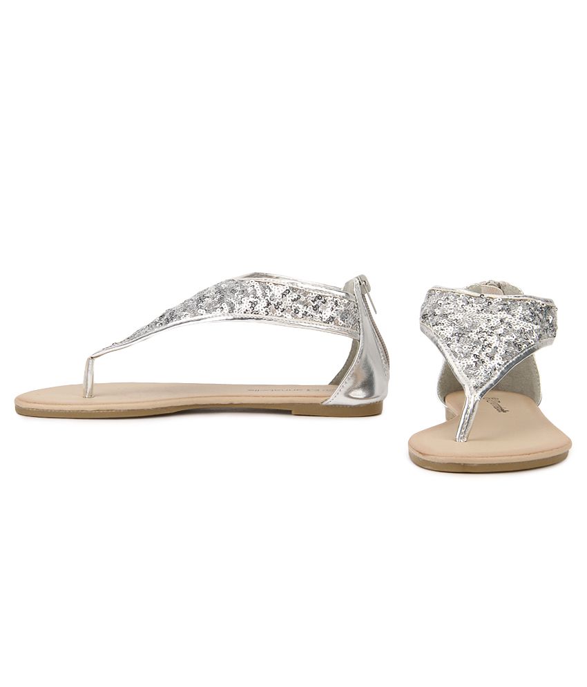 pantaloons ladies sandals