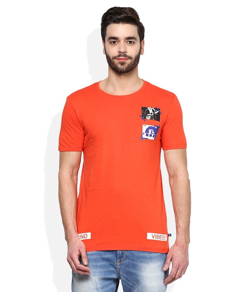 benetton red t shirt