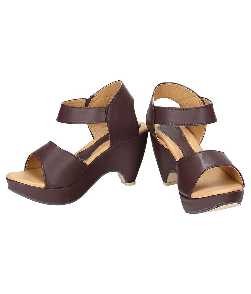 wide width brown wedges