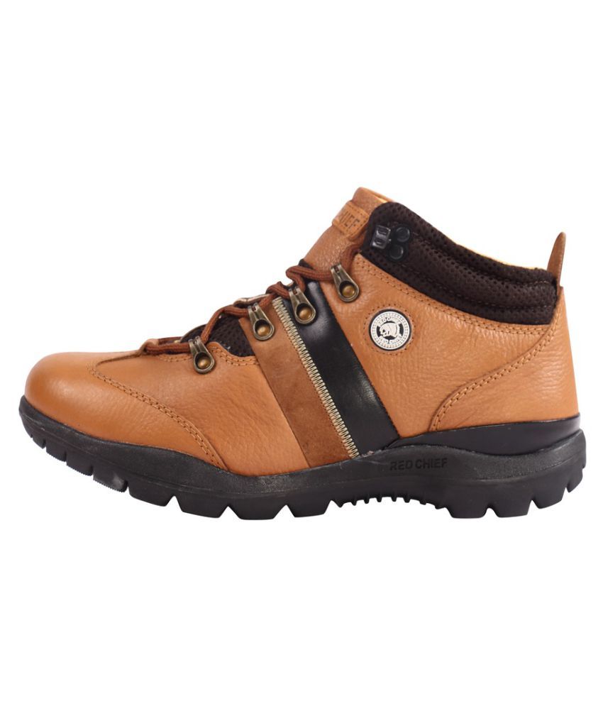 red chief trekking and hiking shoes