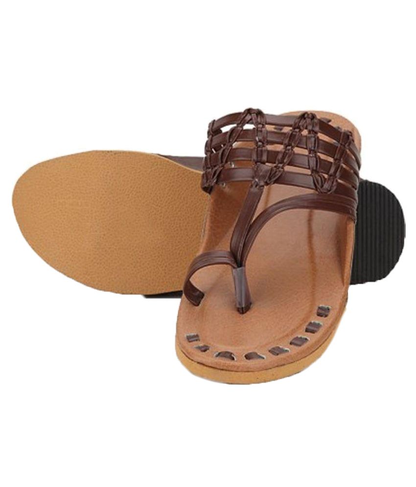 kolhapuri chappal brown