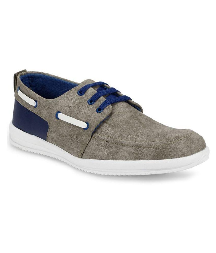 valentino garavani open skate