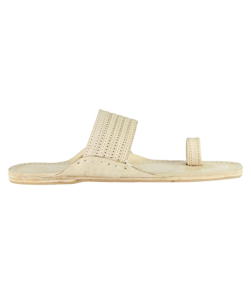 white kolhapuri chappal online