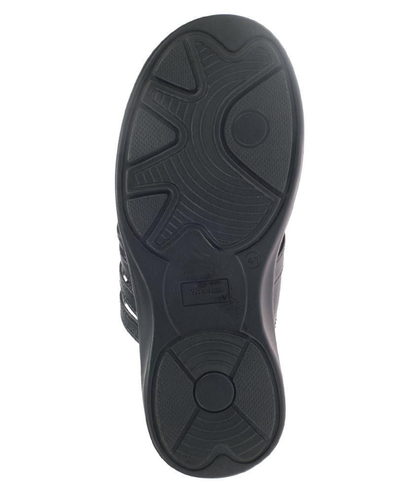 crocs khadims