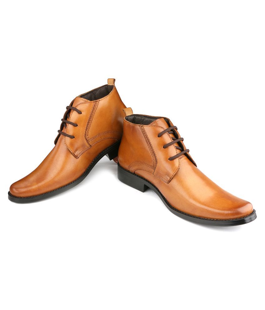 tan chukka