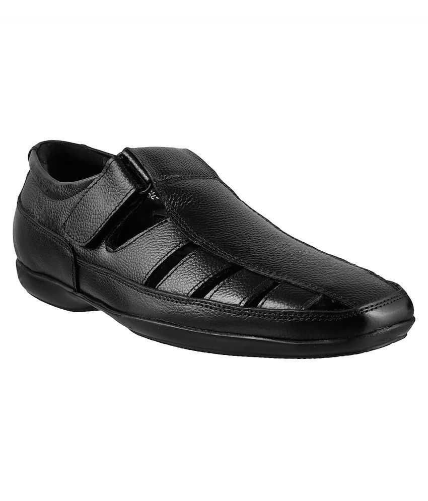 metro flat sandals