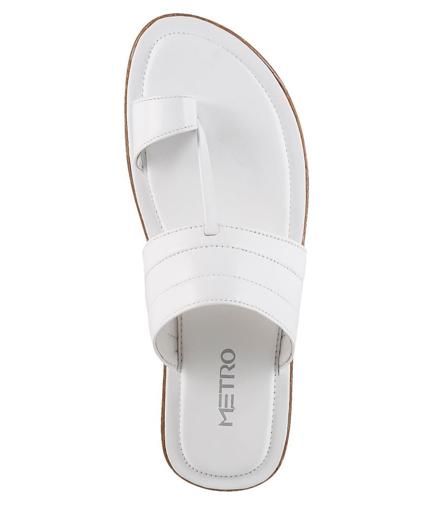 white kolhapuri chappal