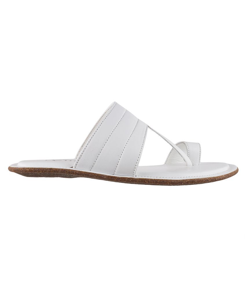 metro chappals online