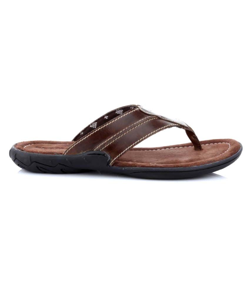 red tape leather chappals