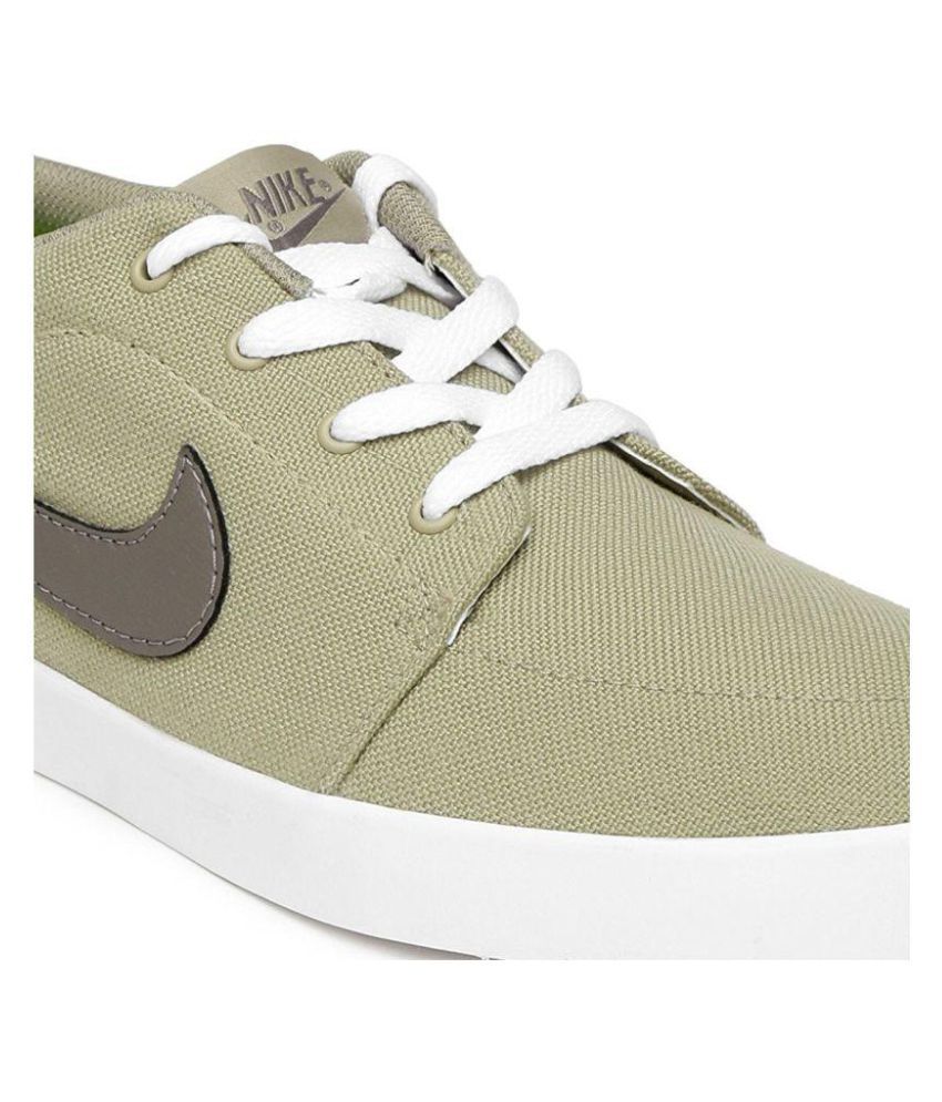 Nike Sneakers Gray Casual Shoes - Buy 