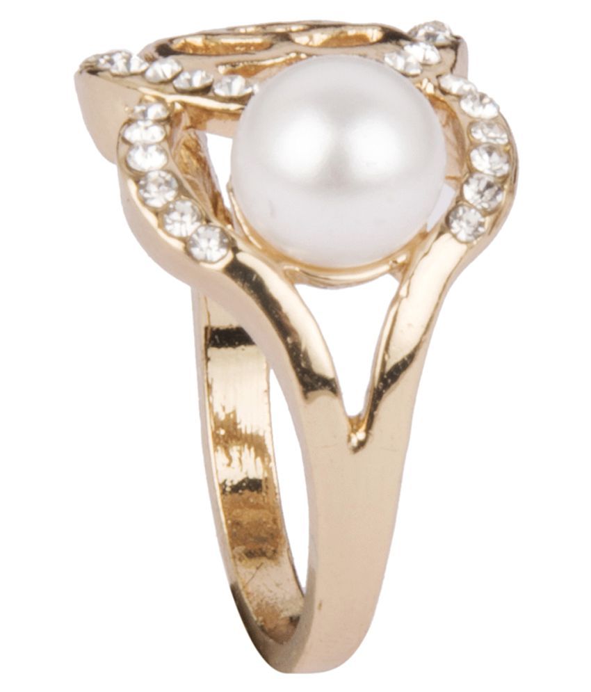 Diva Walk Golden Alloy Ring: Buy Diva Walk Golden Alloy Ring Online in ...