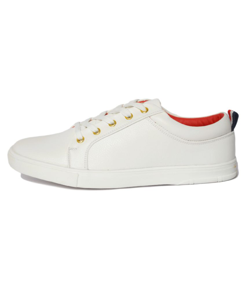 DOC Martin DOC021 Sneakers White Casual Shoes - Buy DOC Martin DOC021 ...