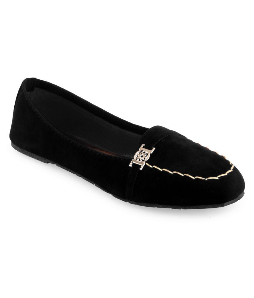     			Vaniya Shoes Black Ballerinas