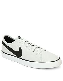 nike casual shoes price