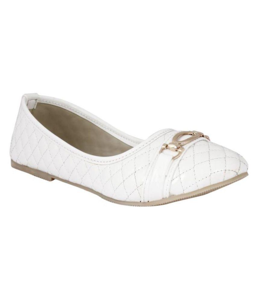 Skor Footwear White Ballerinas Price in India- Buy Skor Footwear White ...