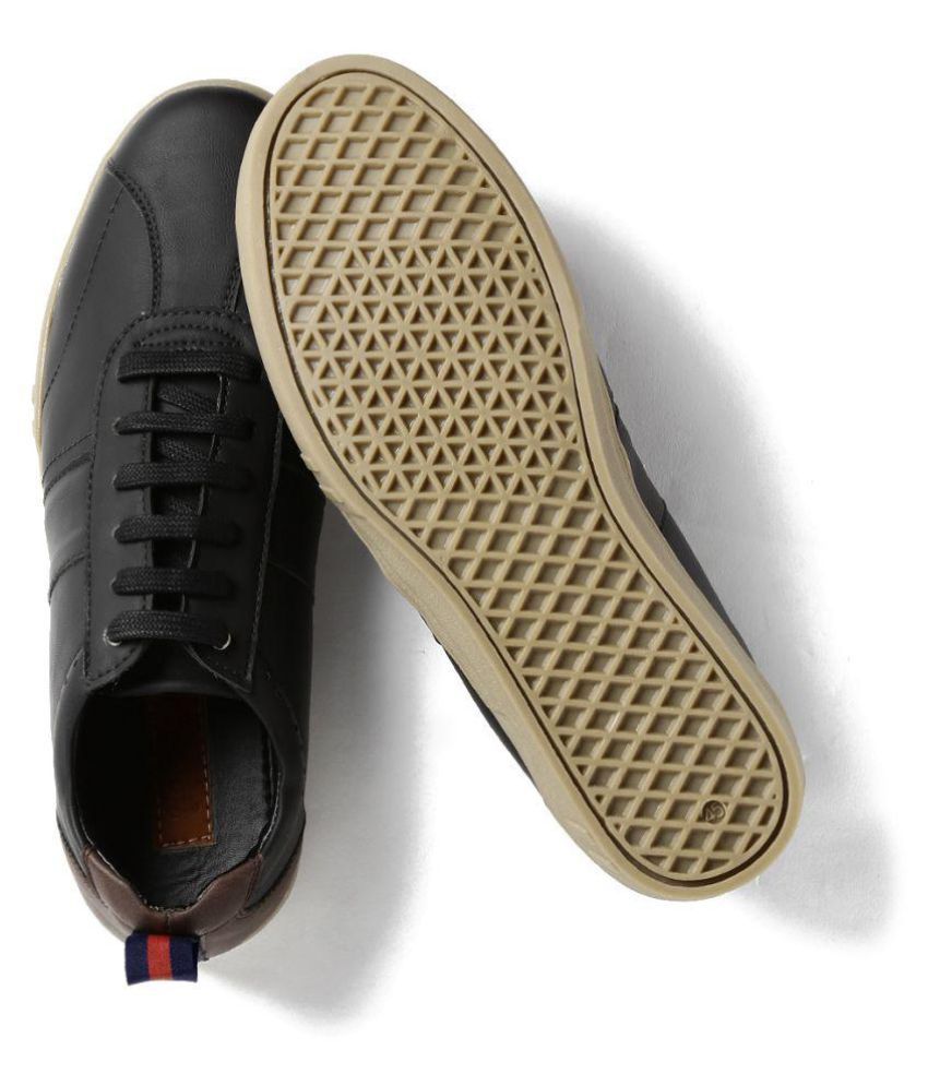 roadster shoes snapdeal