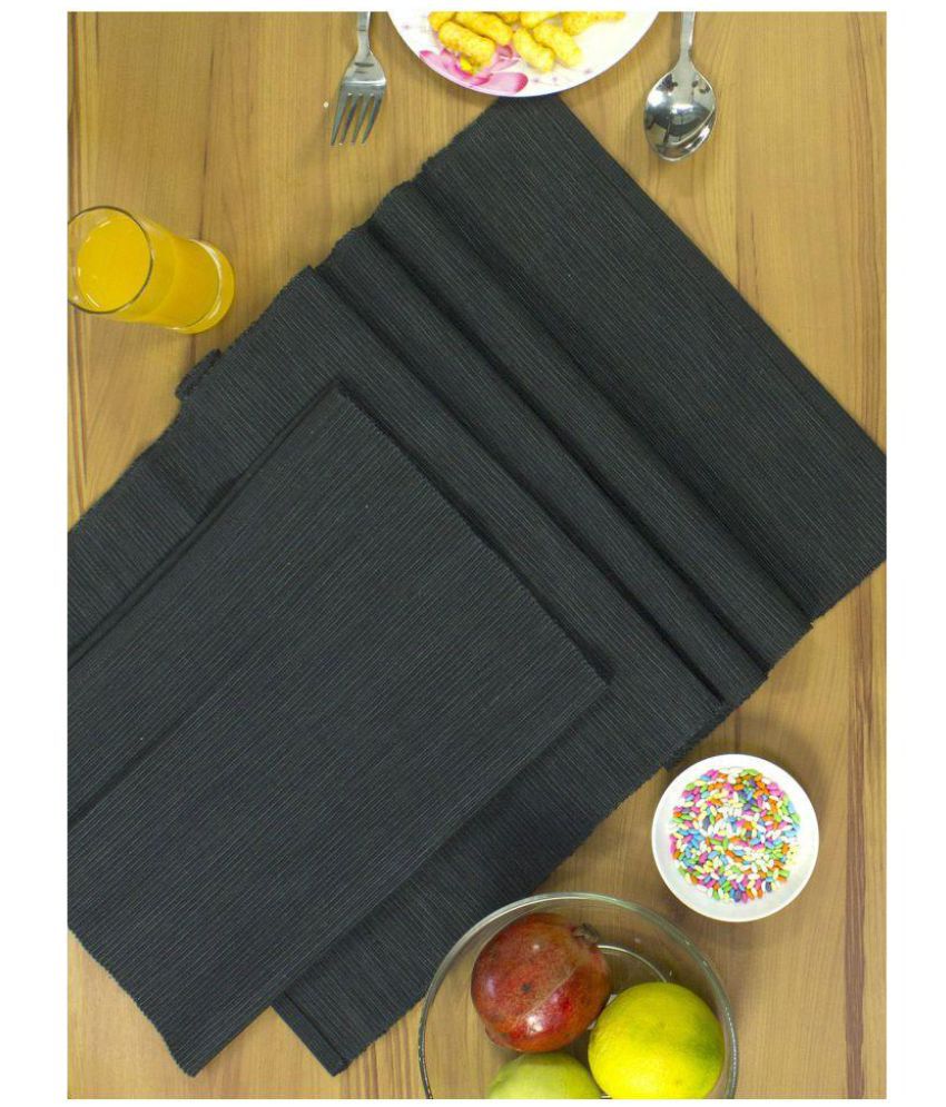 Home Colors 4 Seater Cotton Set of 5 Table Runner & Mats
