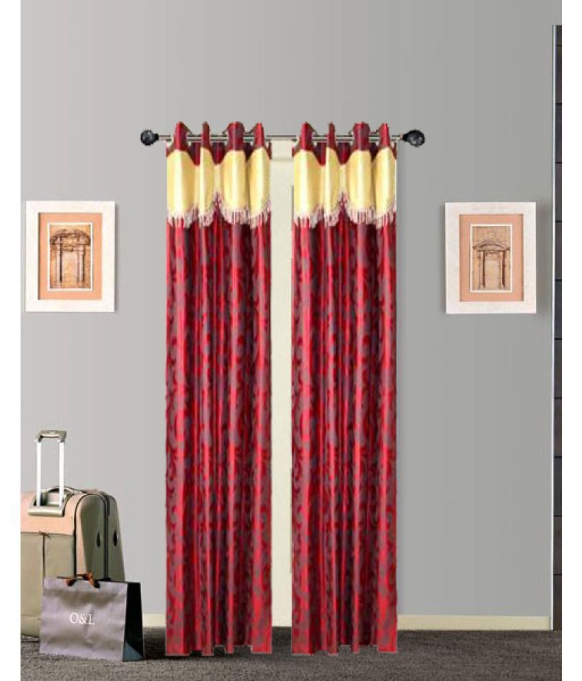     			Tidy Set of 2 Door Eyelet Curtains Floral Maroon