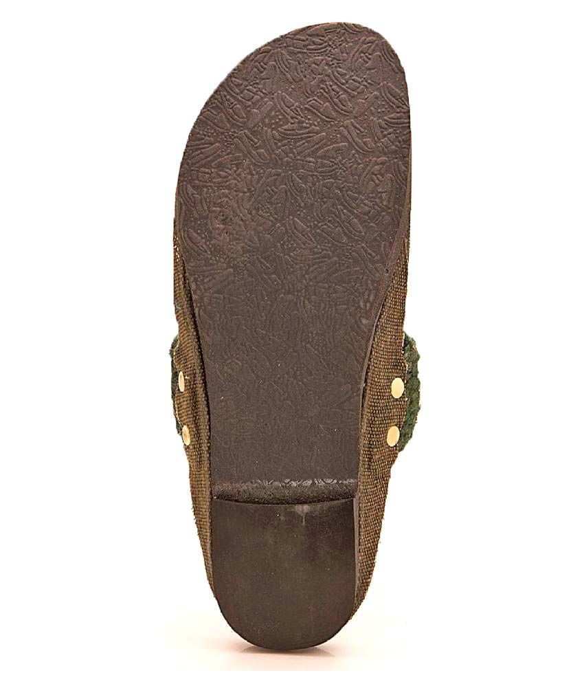 green kolhapuri chappal