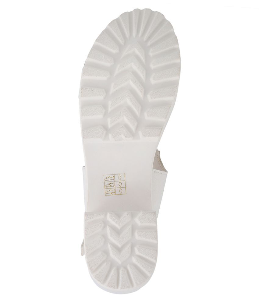 white flats in store