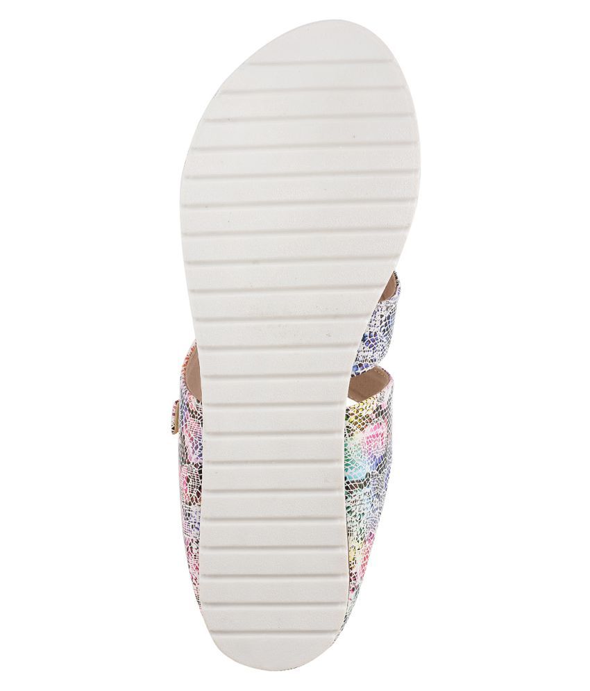 white flats in store