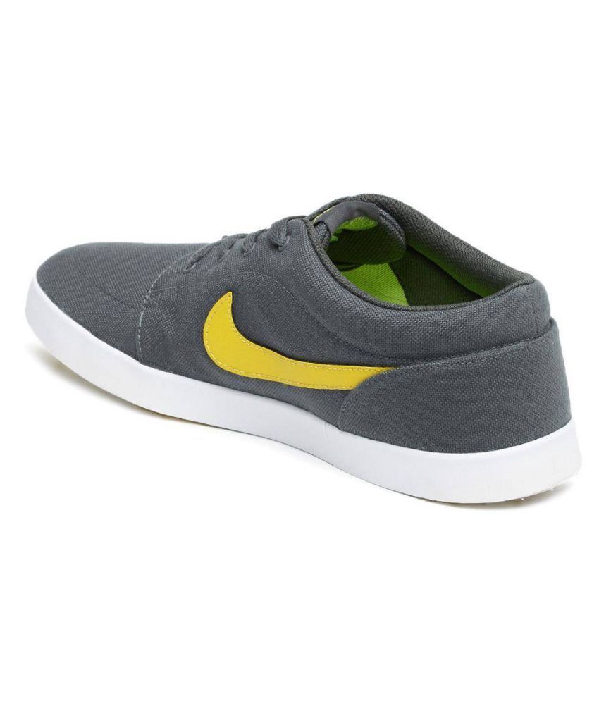 nike grey casual shoes