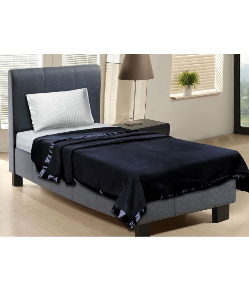 Bombay Dyeing King Polar Fleece Plain Blanket Buy Bombay Dyeing King