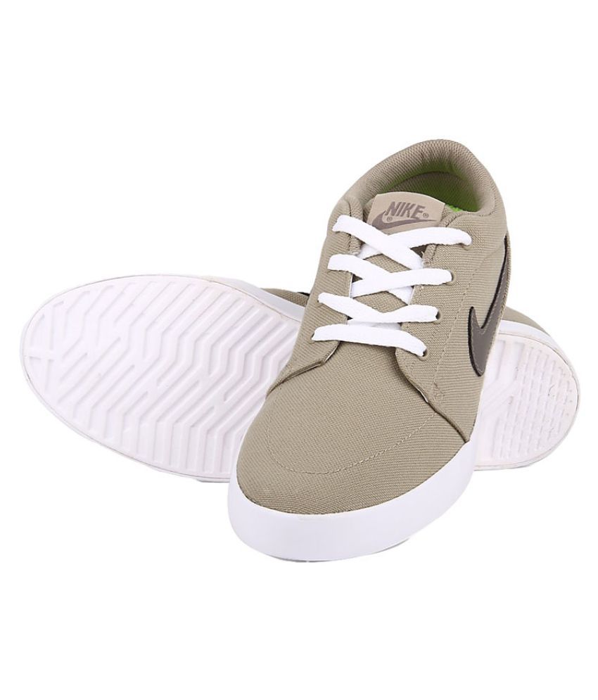 nike beige sneakers men
