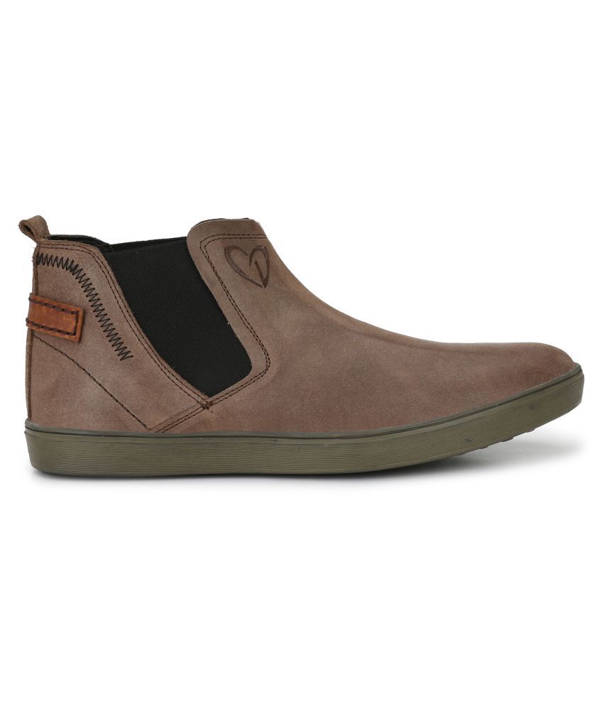 casual shoes brown