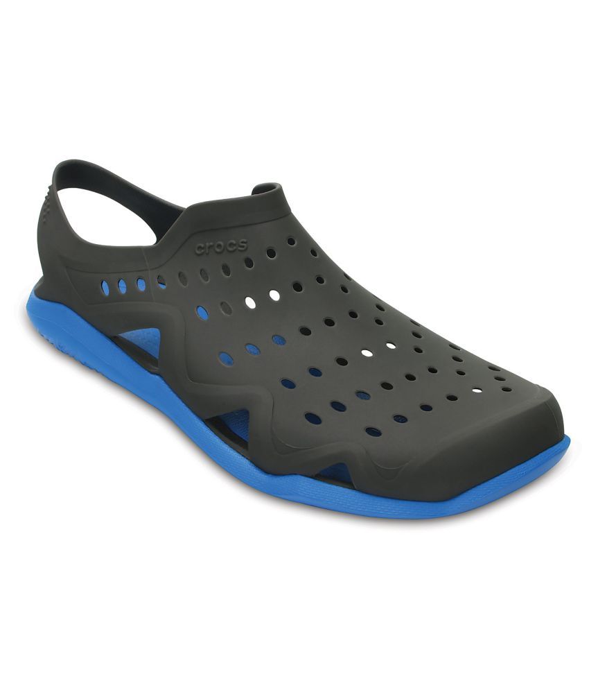 Crocs Standard Fit Swiftwater Wave M Lifestyle Gray Casual Shoes - Buy Crocs Standard Fit 