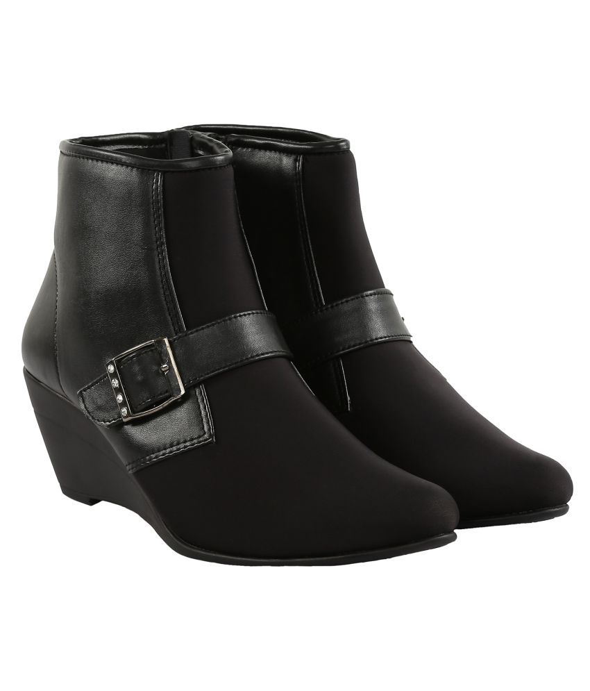 black ankle length shoes