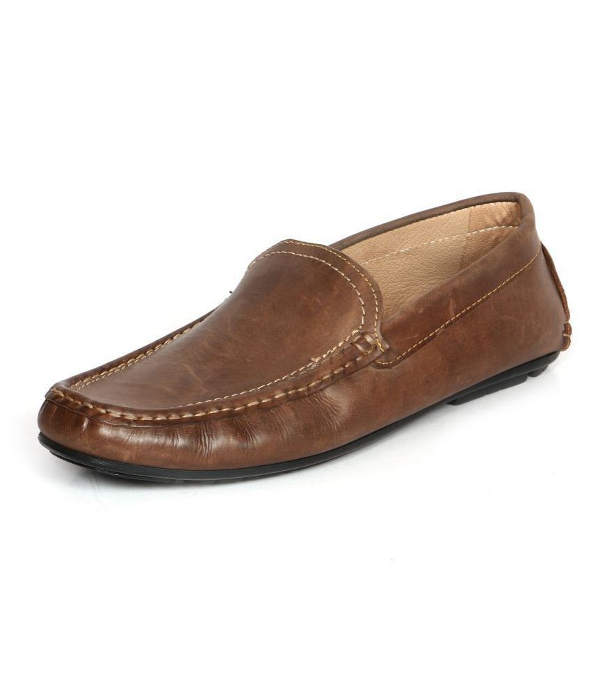 tan male shoes