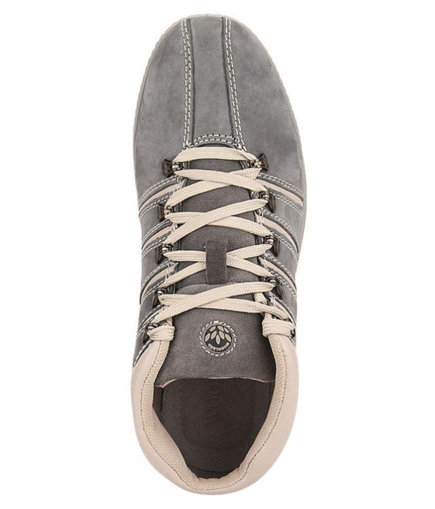 styling grey boots