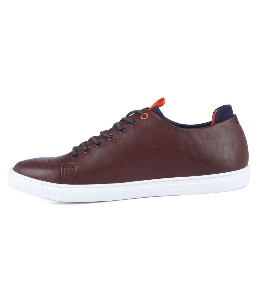 mufti white shoes