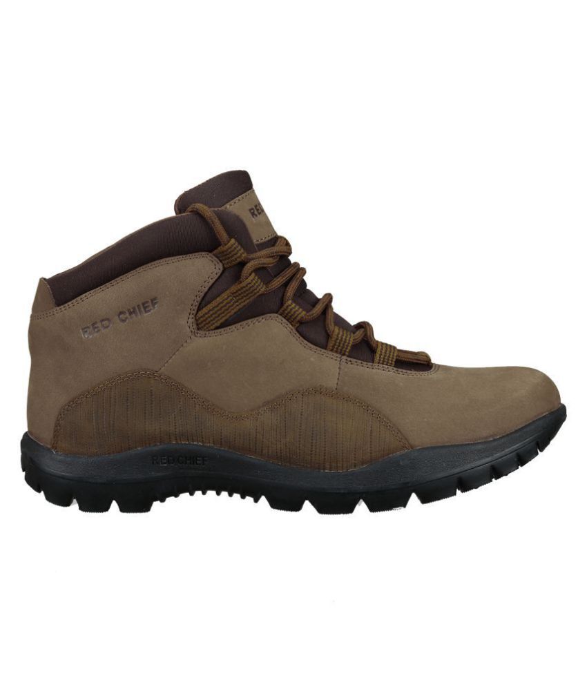 red chief trekking and hiking shoes