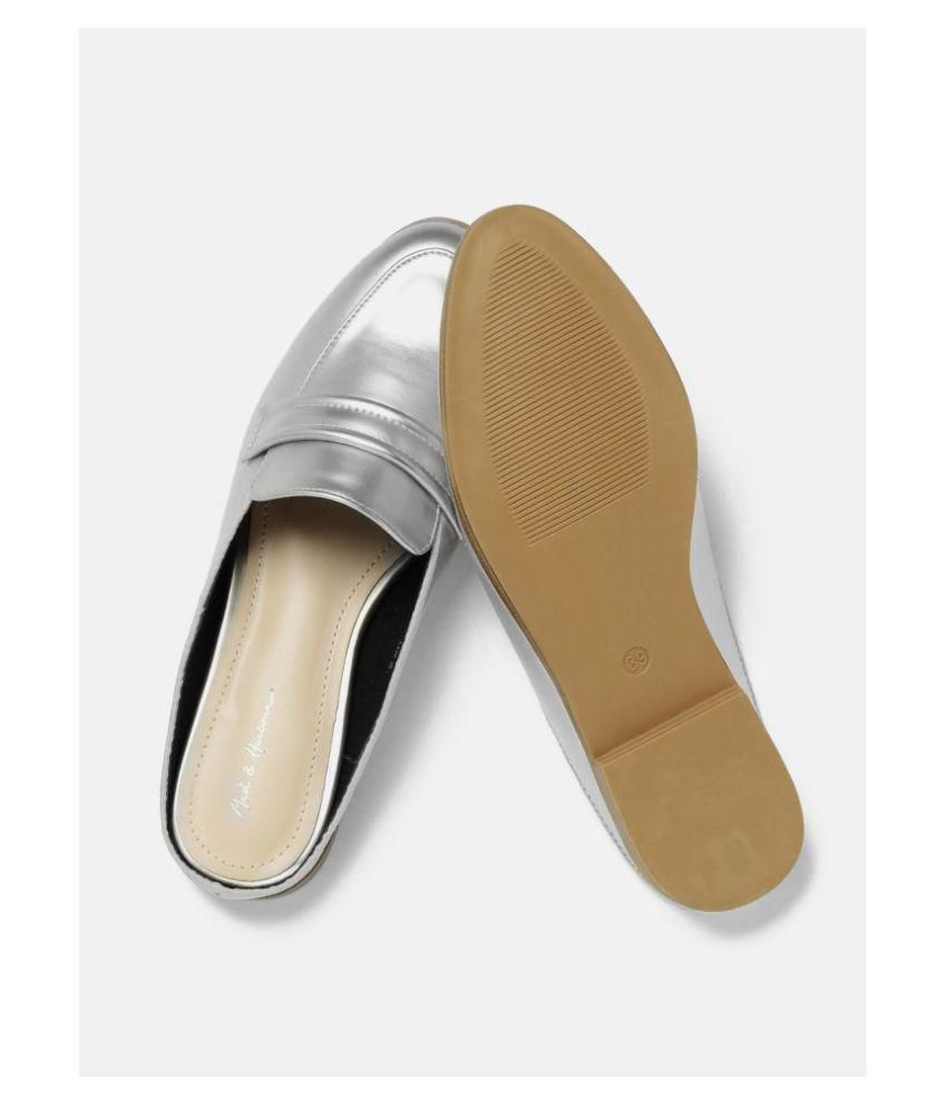 mast and harbour chappal