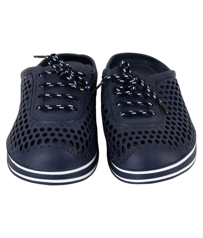 shoelaces in crocs