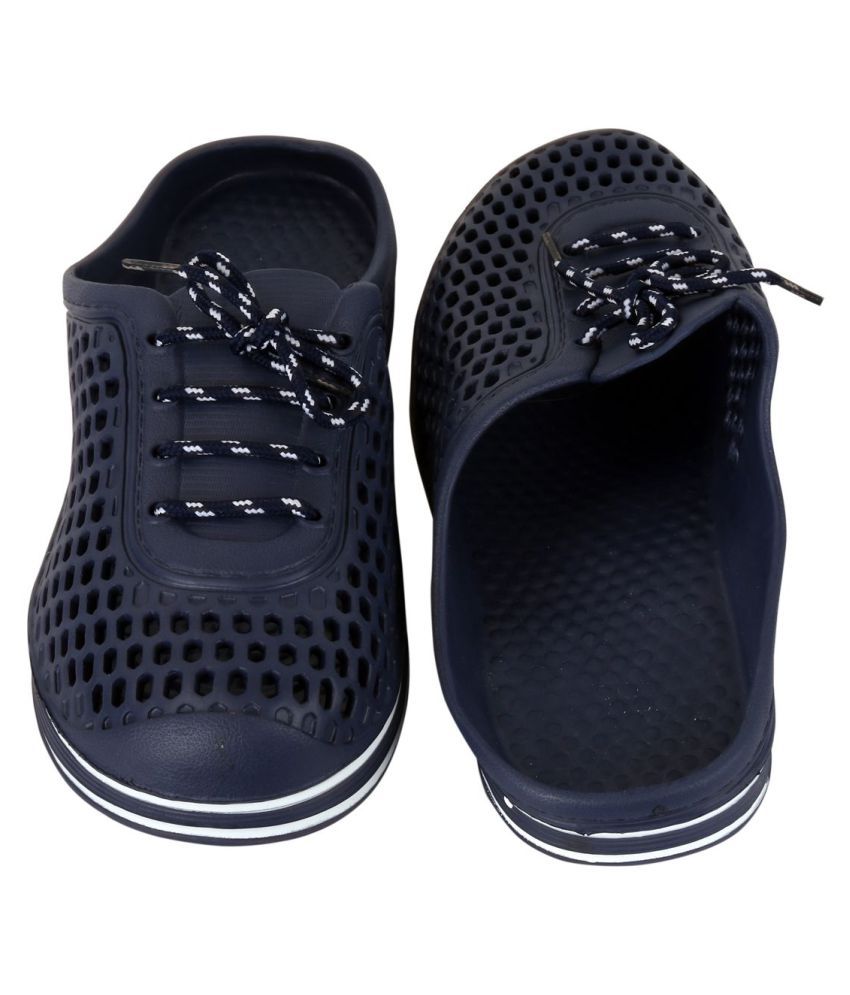 shoelaces in crocs