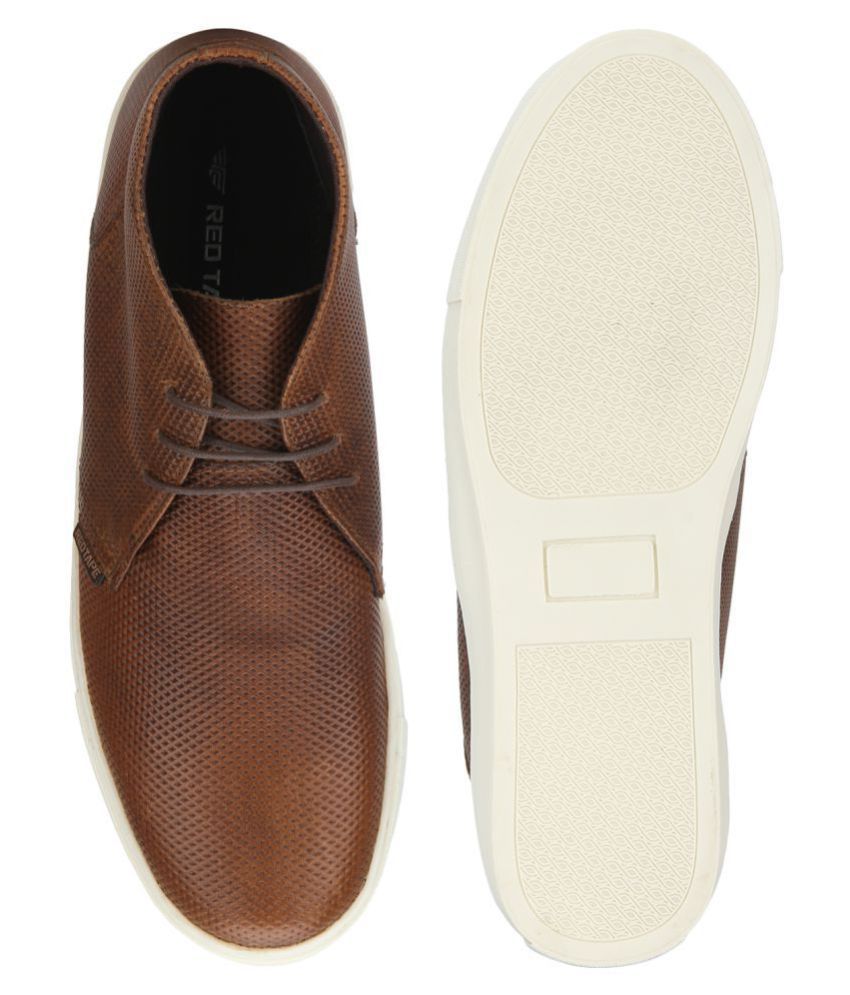 tan chukka