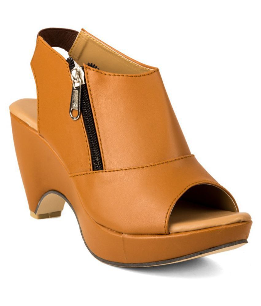 block heel tan heels