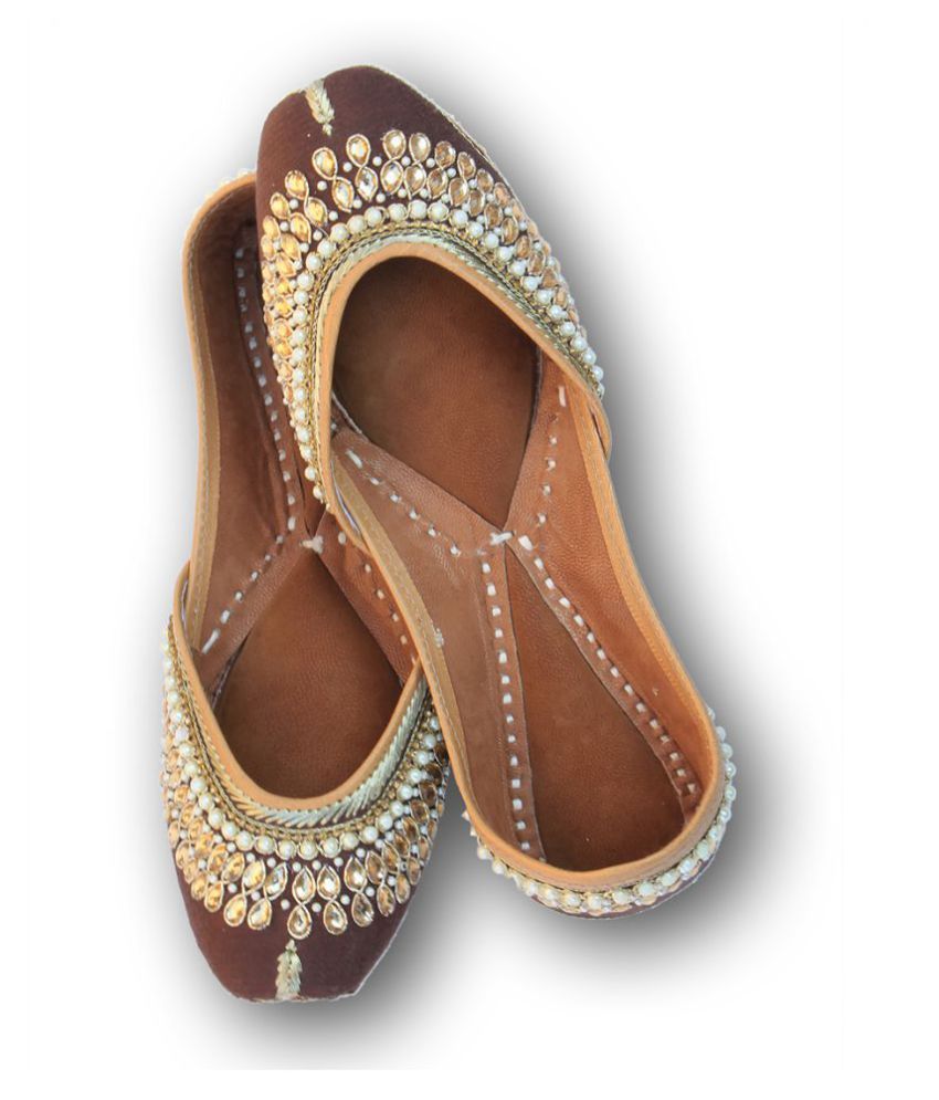 ethnic footwear for women's