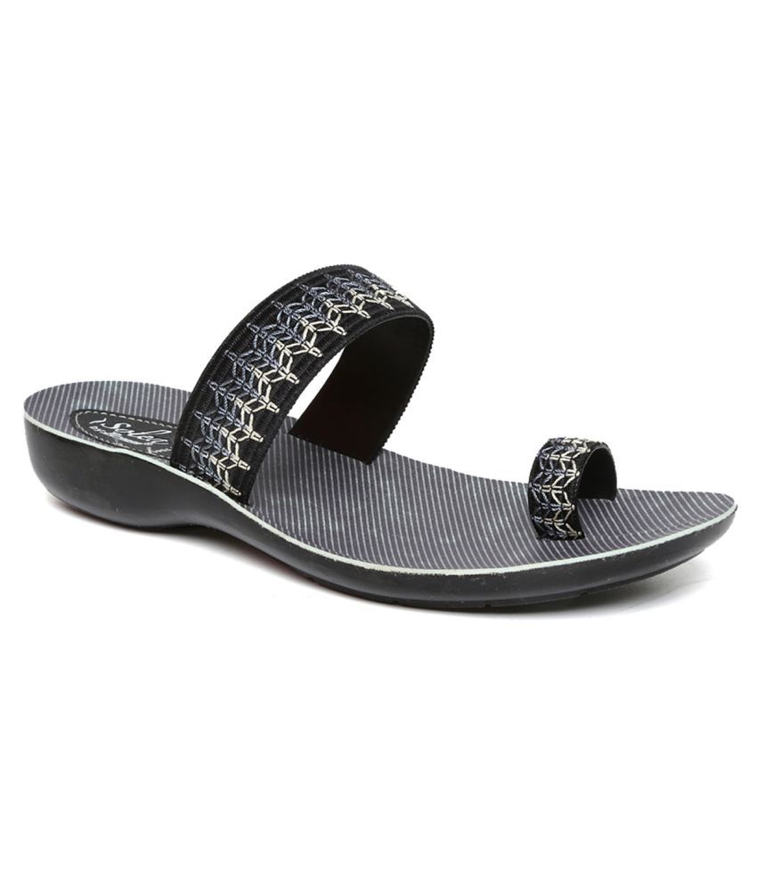 paragon solea chappal price