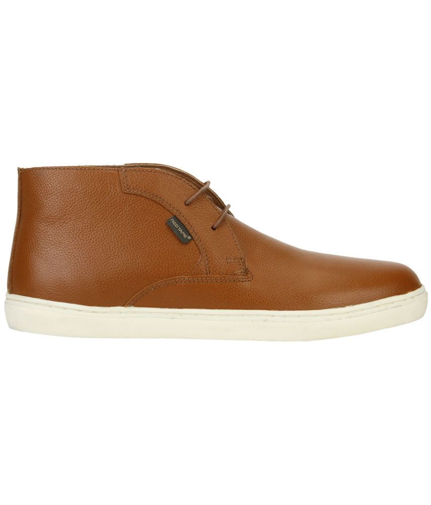 tan chukka