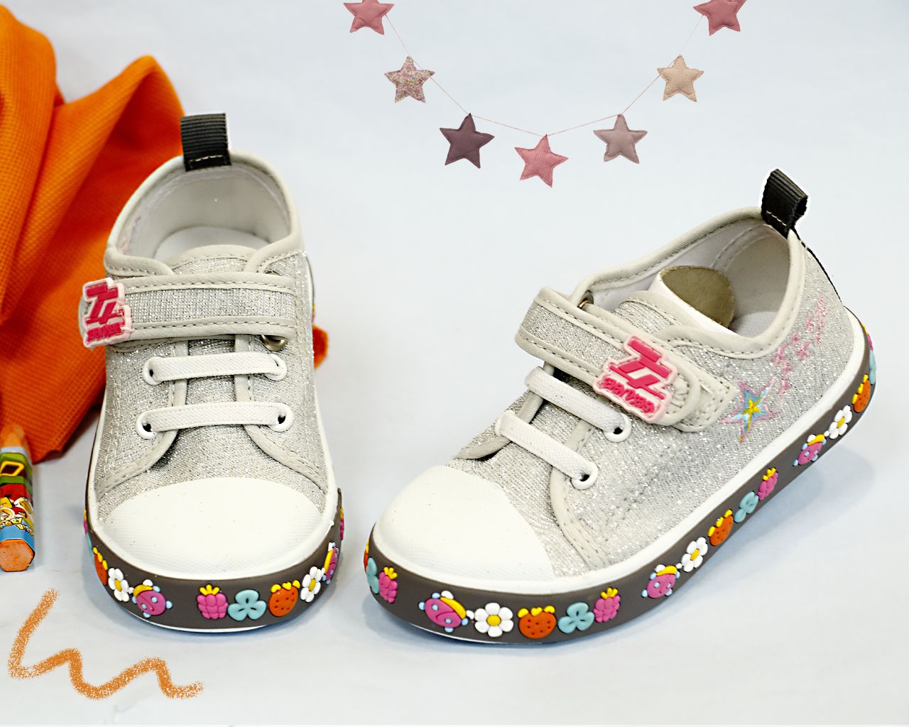 Little Soles Silver Canvas Shoes With a 