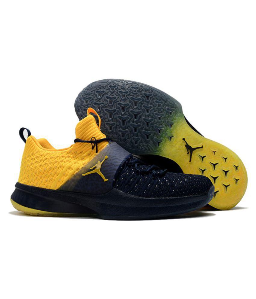 nike air jordan yellow running shoes